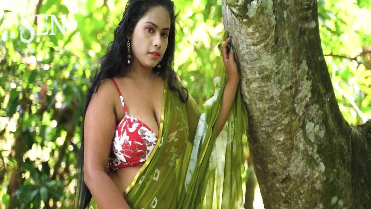 Go Green by Sreetama Hot Saree Fashion Hot Photoshoot Video