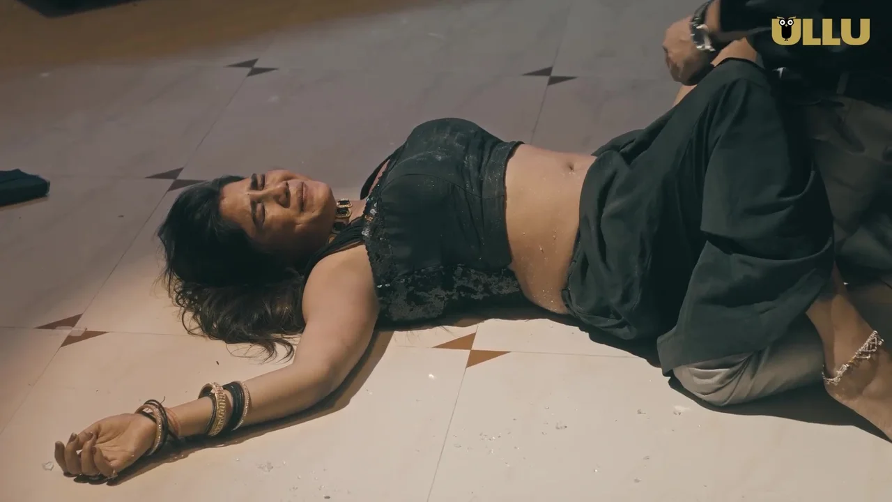 Tere Mere Beech Mein Ullu Hindi Sex Web Series Ep 1